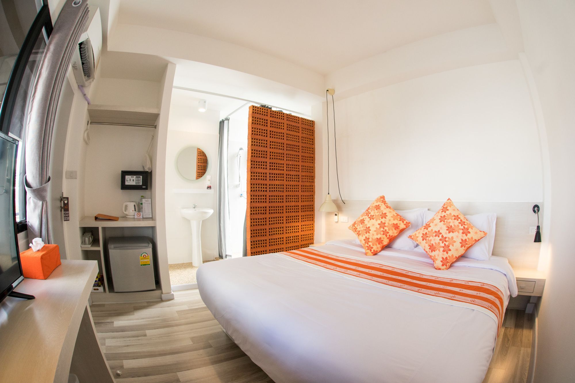 202 House Hotel Chiang Mai Bagian luar foto