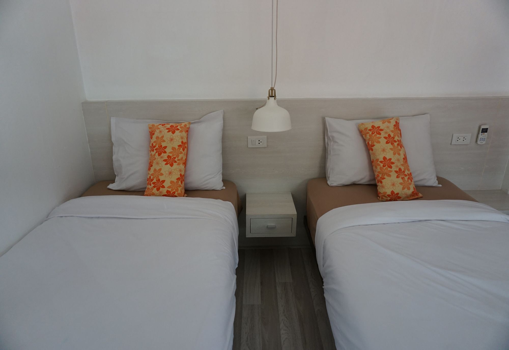 202 House Hotel Chiang Mai Bagian luar foto