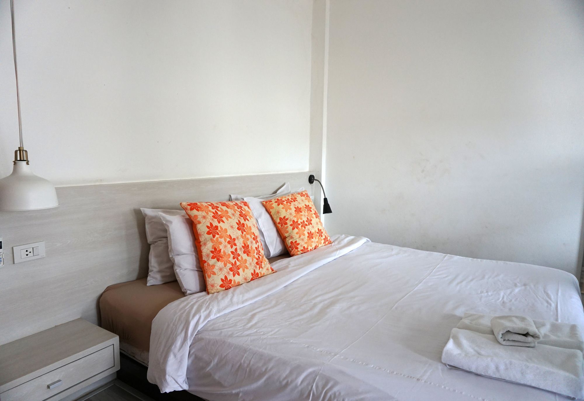 202 House Hotel Chiang Mai Bagian luar foto